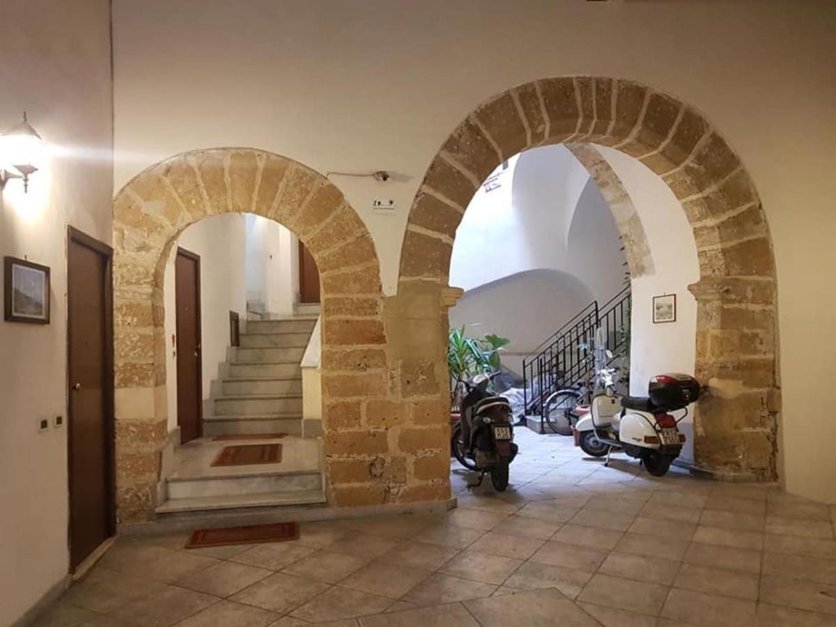 La Casetta Di Sara Palermo Bagian luar foto